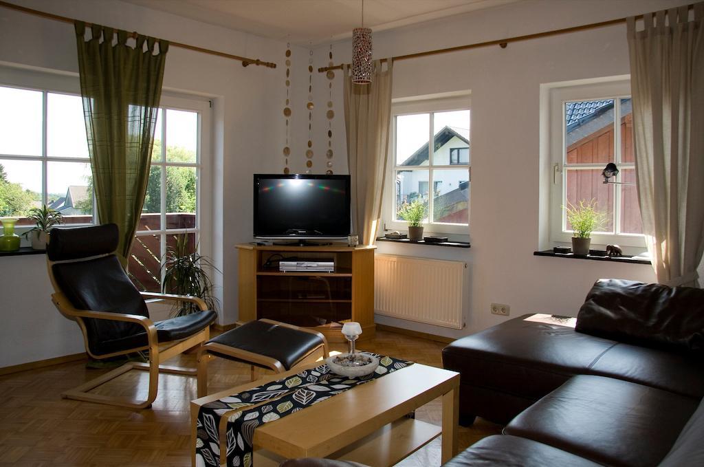 Ferienhaus Ginsterbluete Шляйден Номер фото