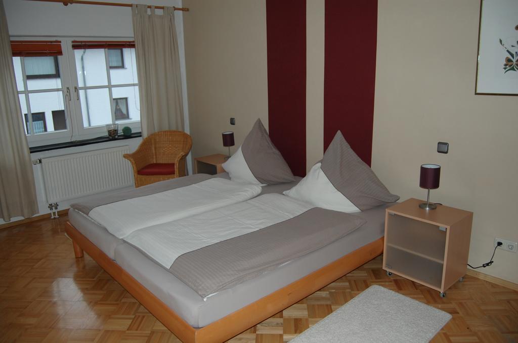 Ferienhaus Ginsterbluete Шляйден Номер фото